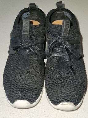 UGG Woman's Black Knit Slip-On Lace Sneakers - Willow Sneaker